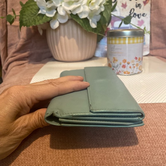 Good condition.  Gucci Jackie long wallet with locking clasp. - Picture 9 of 14